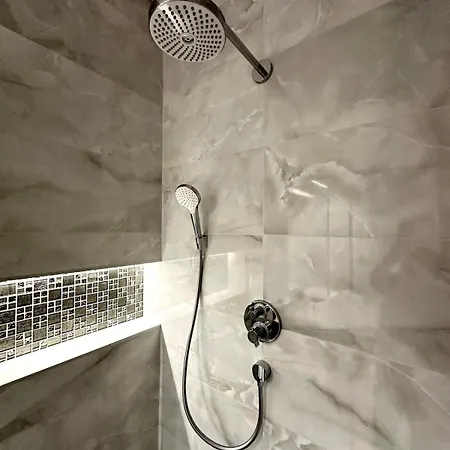 Modern In Apartmán *